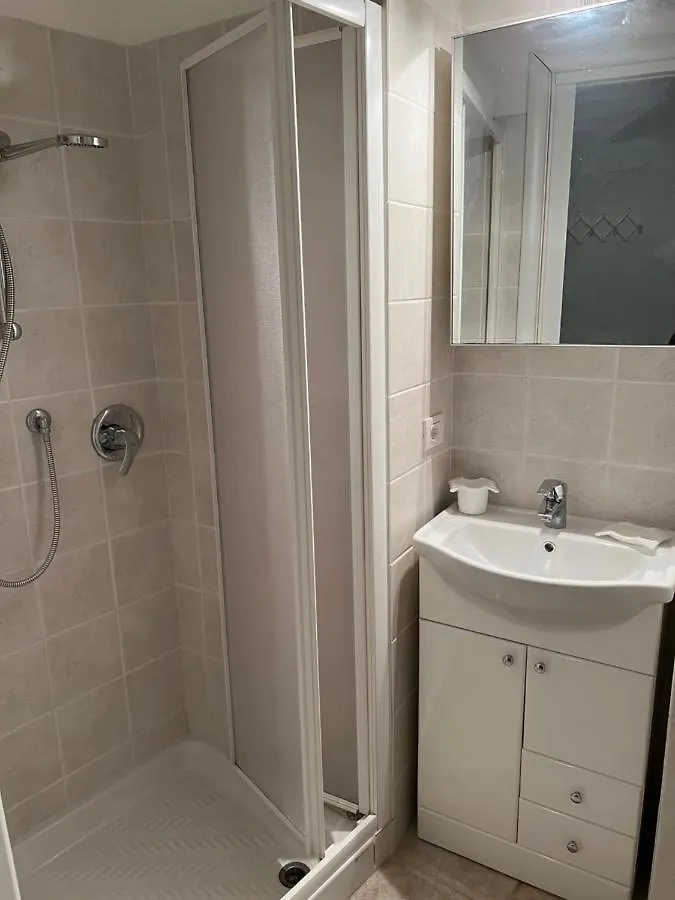 Hotel La Torretta A San Terenzo Lerici Affittacamere