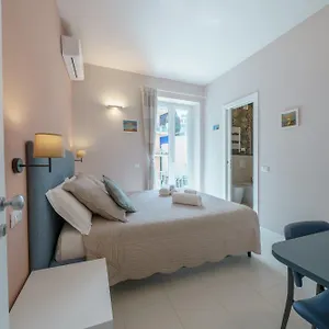 Al Mare Bed & Breakfast